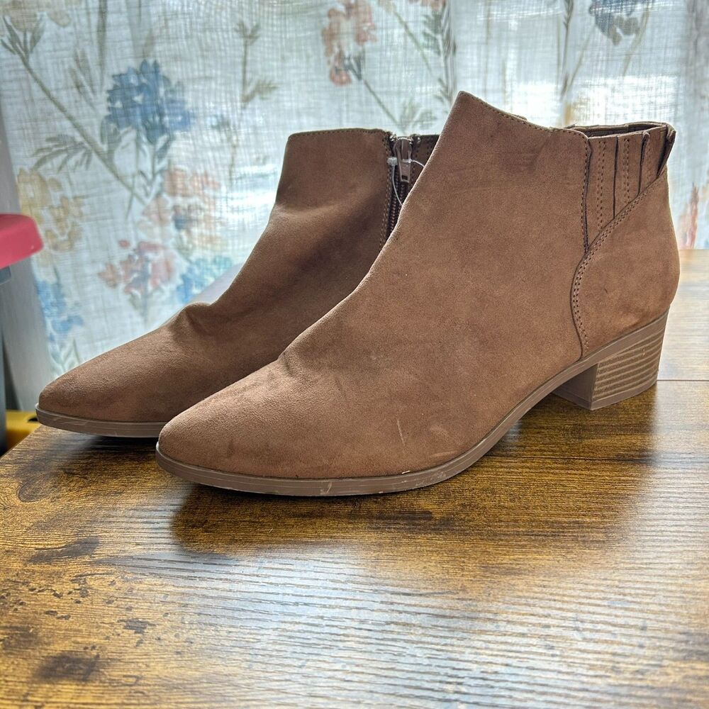 American Rag Tori Pointed Toe Ankle Booties Size 9